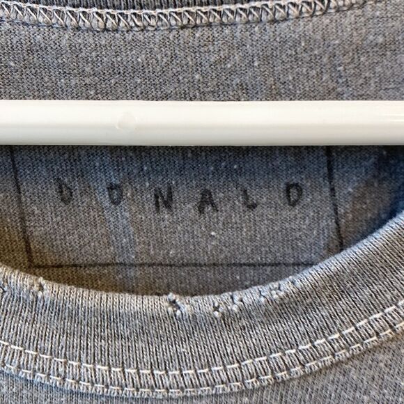 Donald grey short sleeve T-shirt small grey a with rainbow - Picture 3 of 7